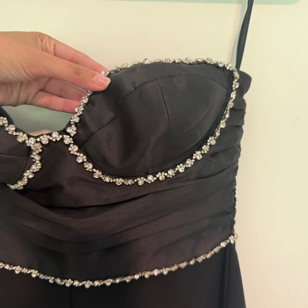 Nasty Gal Black Rhinestone Trim Sweetheart Ruched Romper Size 4 NWT - Picture 5 of 5